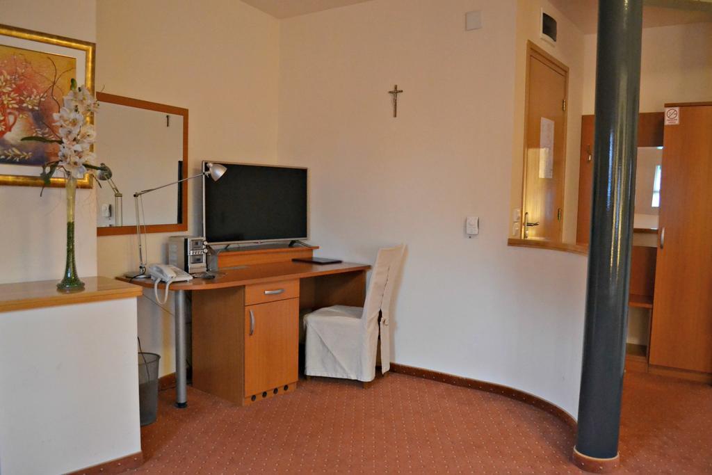 Hotel Istra Varazdin Ngoại thất bức ảnh